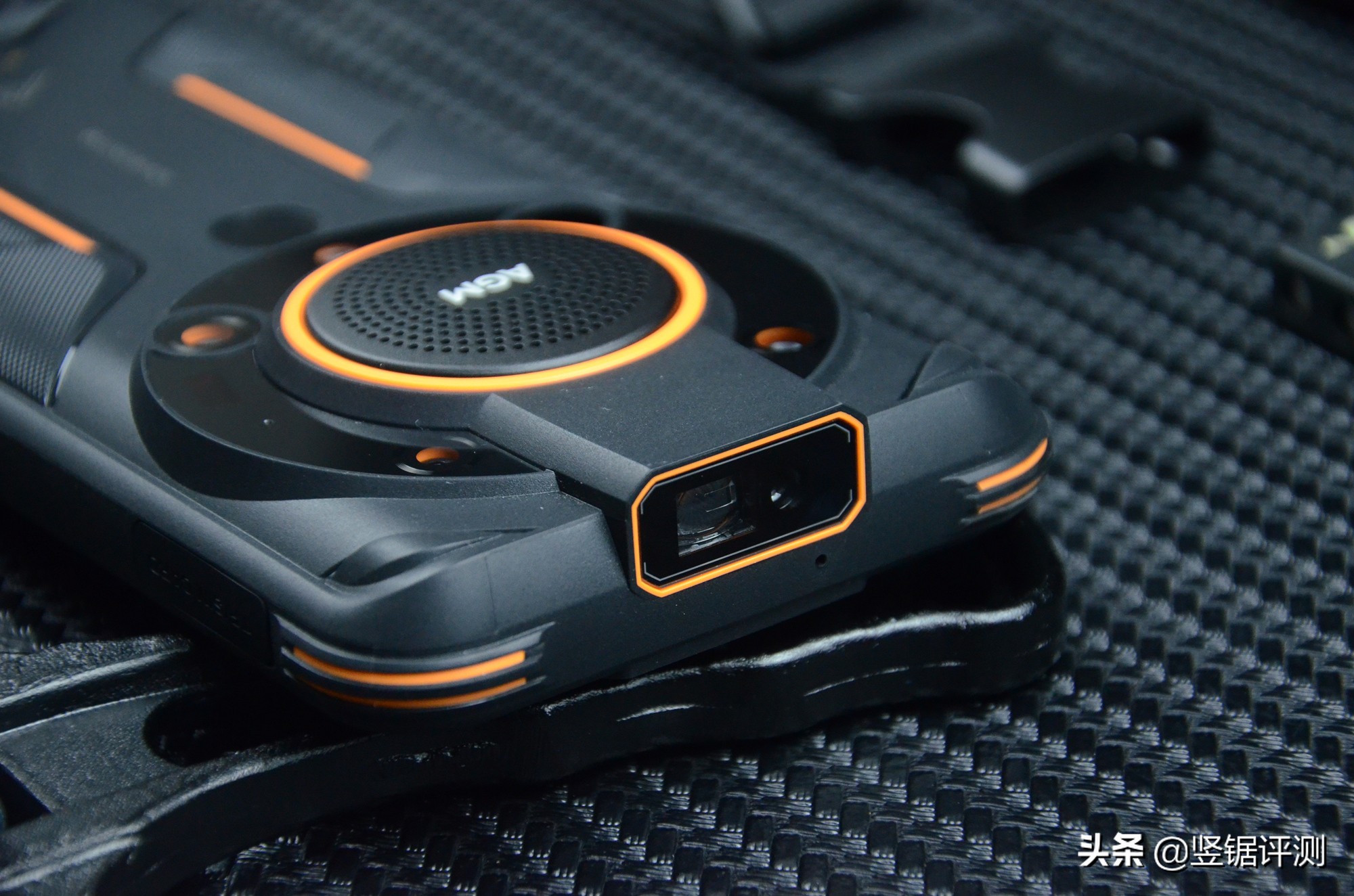 放冰箱冷冻也能正常使用的5G三防手机!AGMG1Pro上手评测