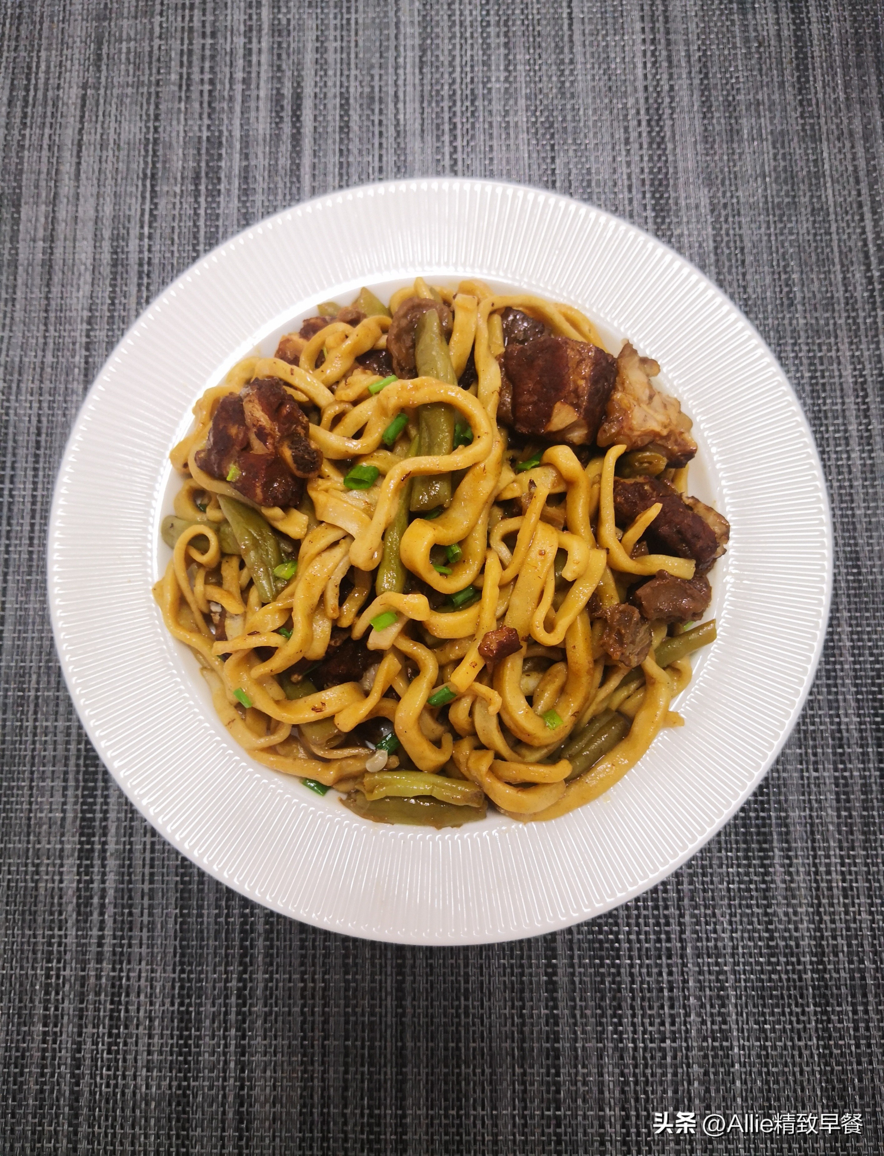 砂锅焖面老是粘锅怎么回事,豆角土豆西红柿焖面不会粘锅