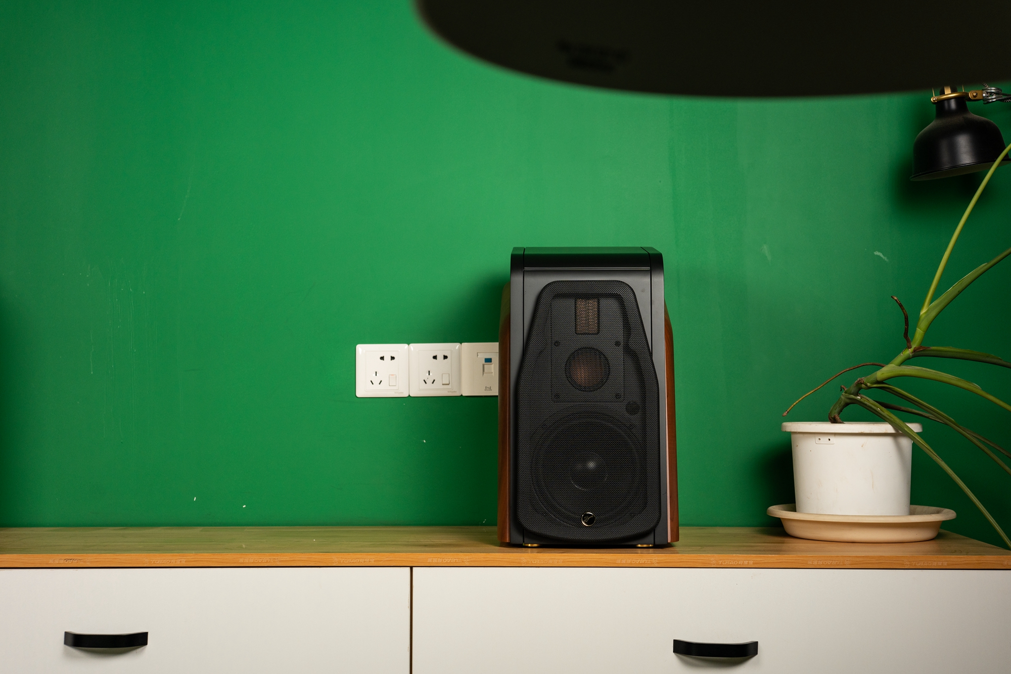 惠威m200mkiii和m300哪个更好,惠威m200mkiii对比m300