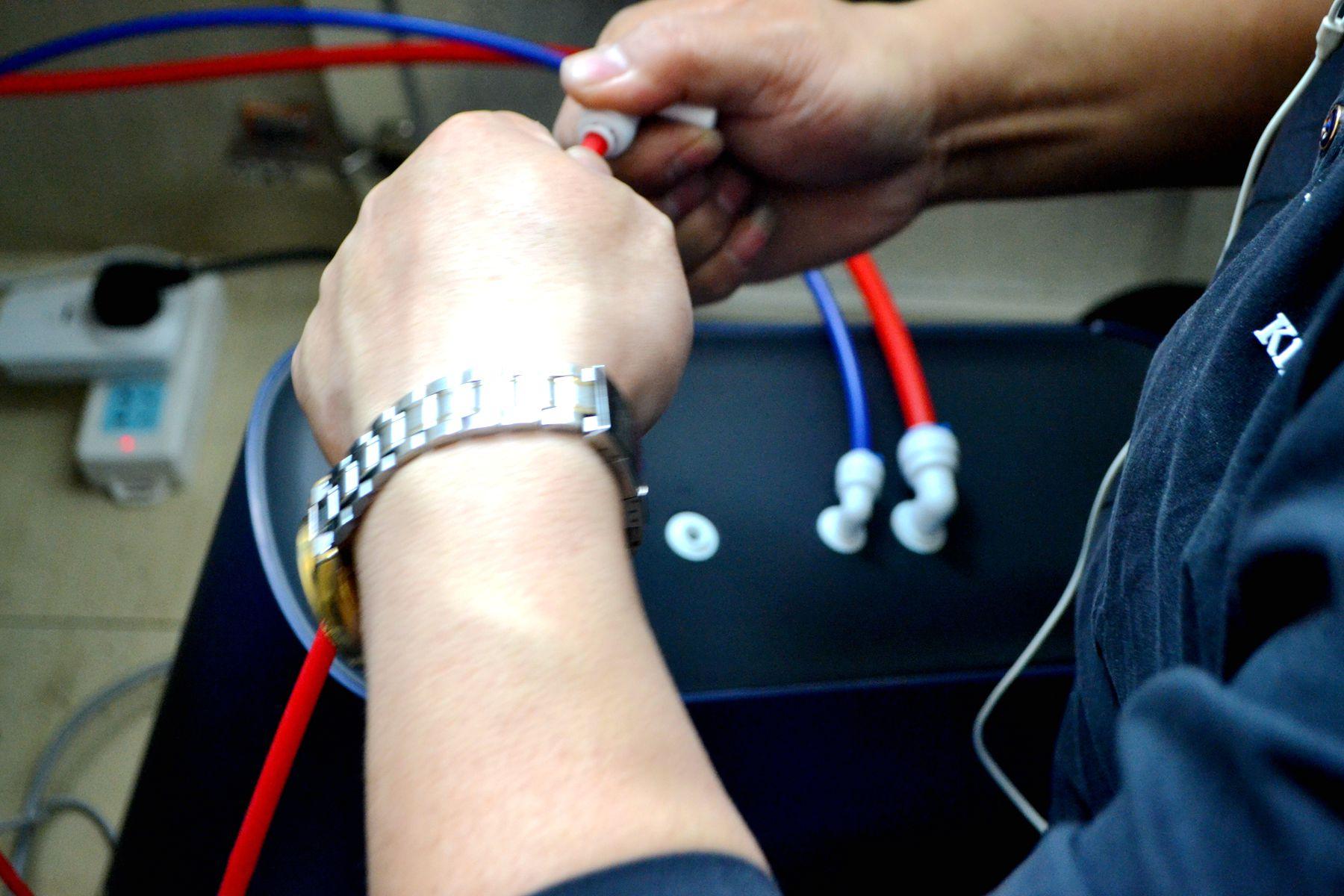 茶吧机和净水器建议选哪个更实用,即热净水器是智商税吗