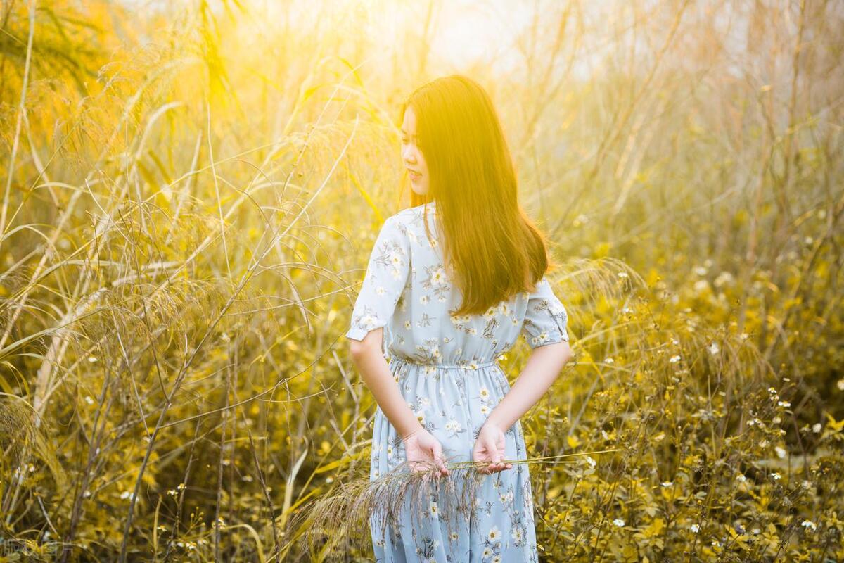 我爹是资深老酒鬼,爱败坏我妈名声,闺女:摊上这爹,我不饮自醉