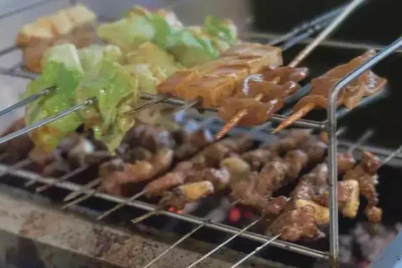 草根足球照样精彩,这就是草根足球的魅力