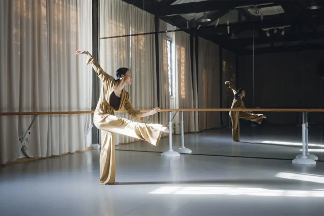 她的国风水下舞，每一帧都美到忘了呼吸