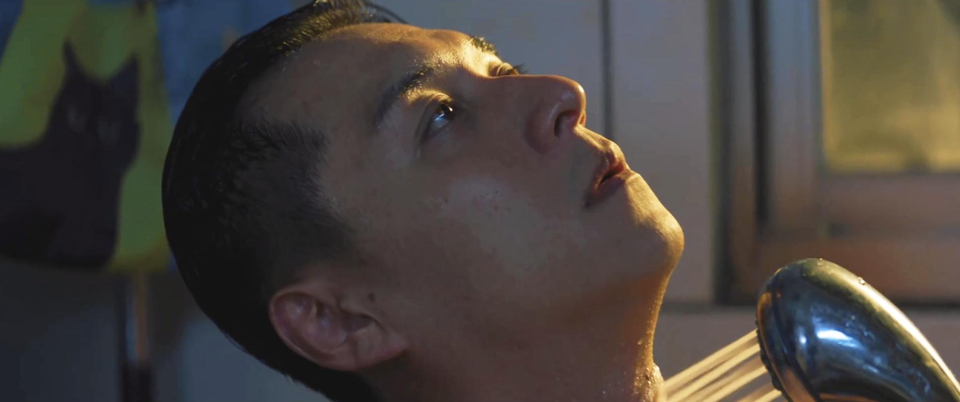 弑亲、卖肉、*拍偷**，尺度爆表，如此生猛的华语片，惊到我了