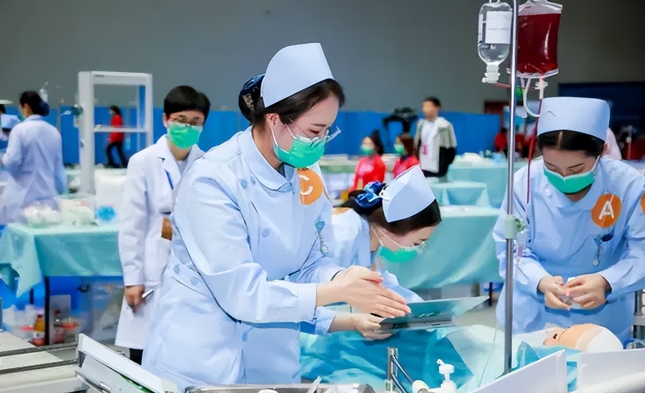 张雪峰报考十大建议,张雪峰揭露现实新闻