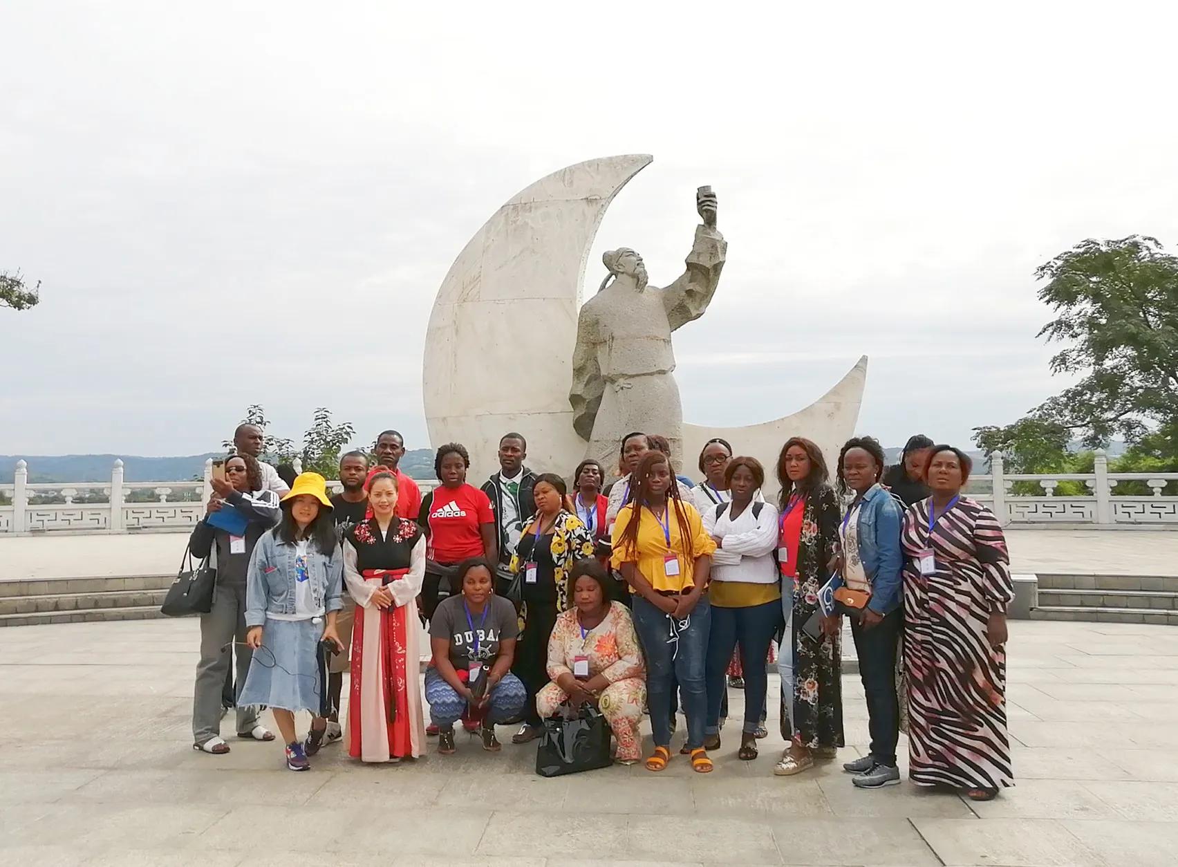 李白身世之谜浅谈之三,李白简介李白身世之谜