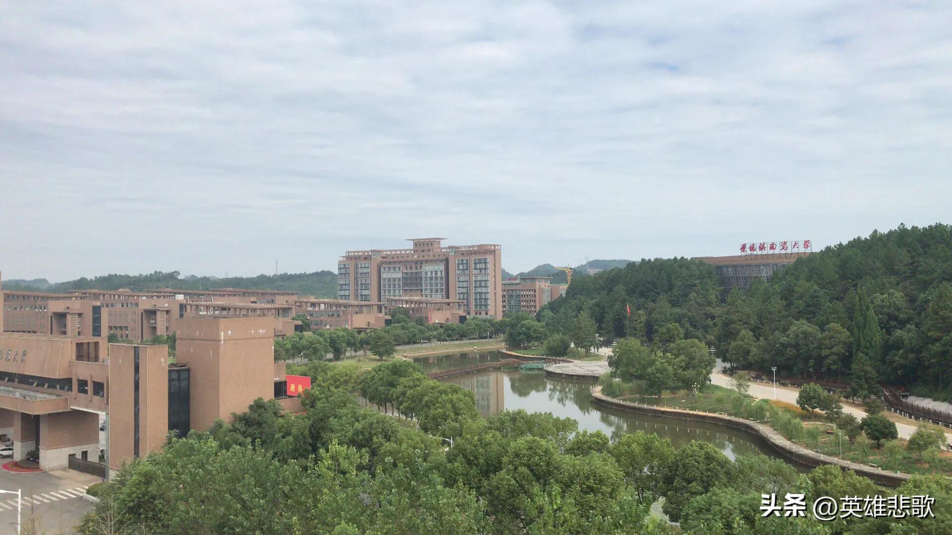 景德镇陶瓷大学和景德镇陶瓷学院,在陶瓷界景德镇陶瓷大学的地位