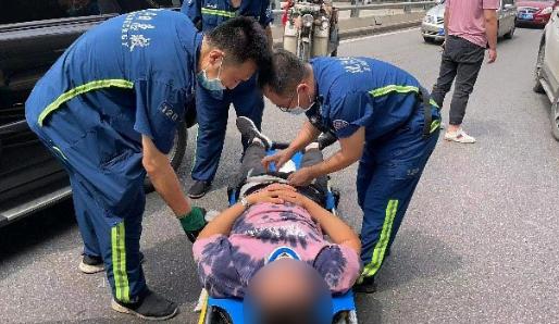 遇到车祸抢救的注意事项,遇到车祸有人受伤怎么急救