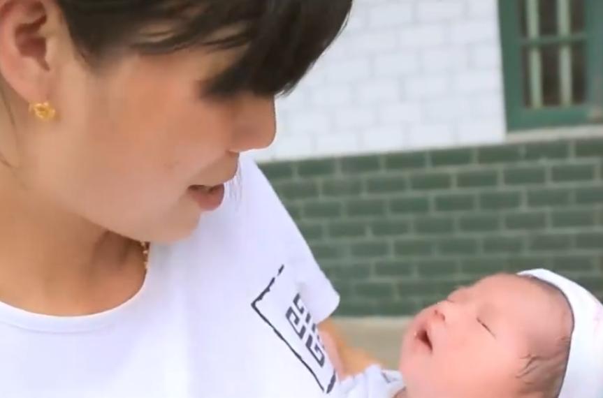 女子怀孕到湖南找男友被拒,湖南女孩怀孕八个月相亲