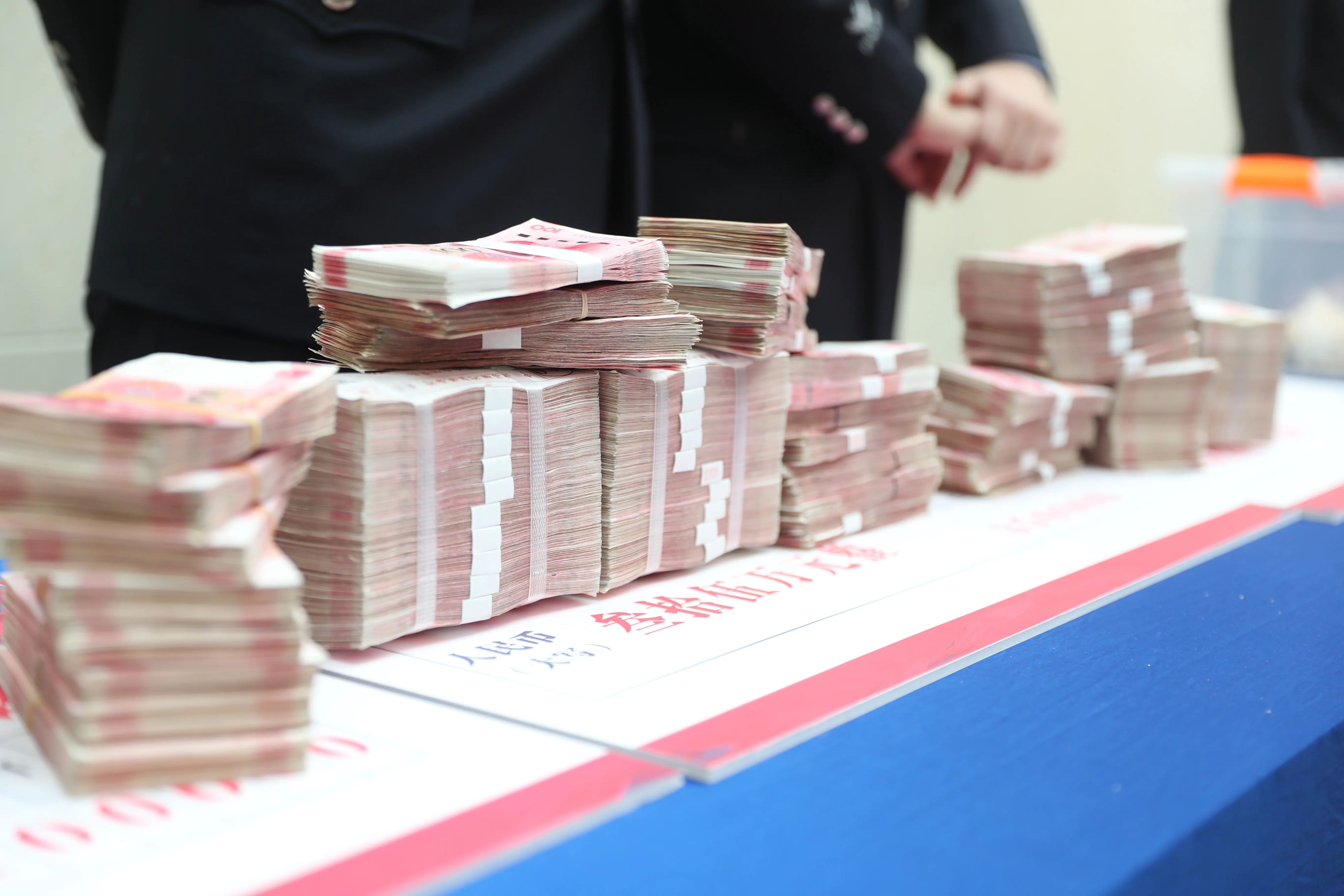 呼市平均工资水平在全内蒙古排名,内蒙呼和浩特平均工资