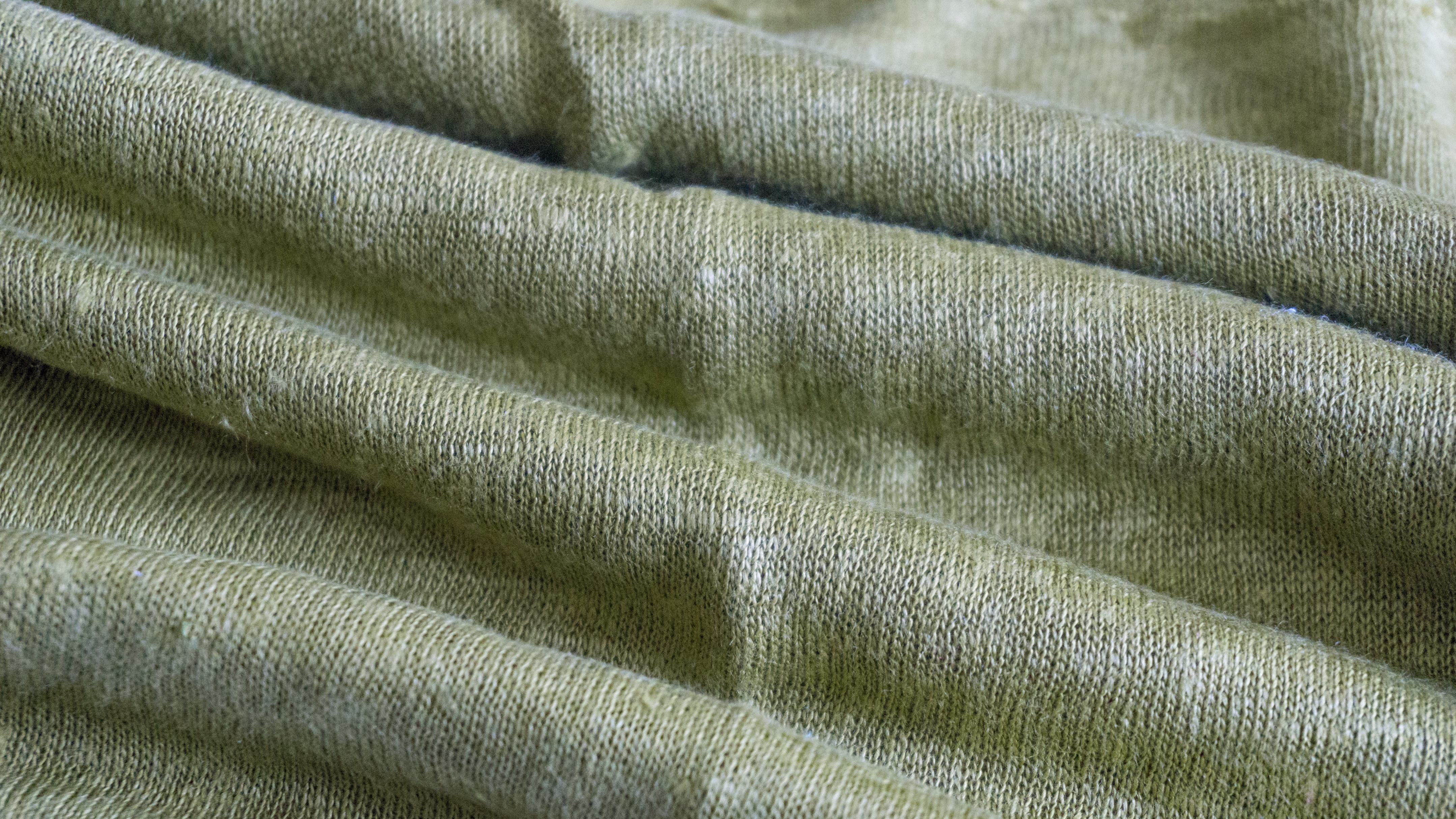 纯棉衣服发硬怎么变柔软,比较硬的衣服要怎么变软