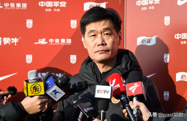 CCTV5早早直播，中国男足半场无射门！惨不忍睹打脸了谁