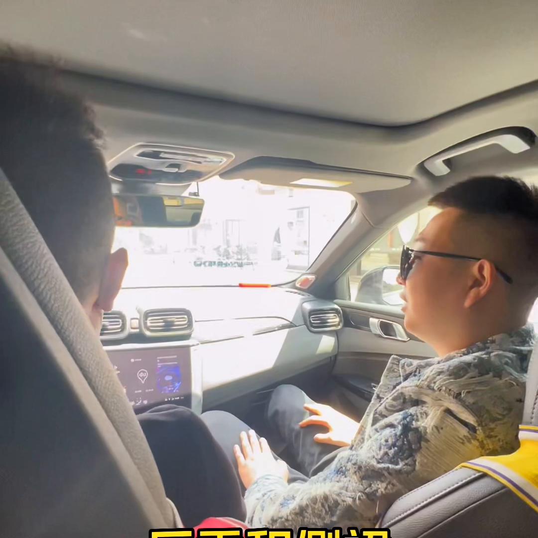 买车卖车认准车博士，车况有质保，点赞加关注粉丝零中介费！