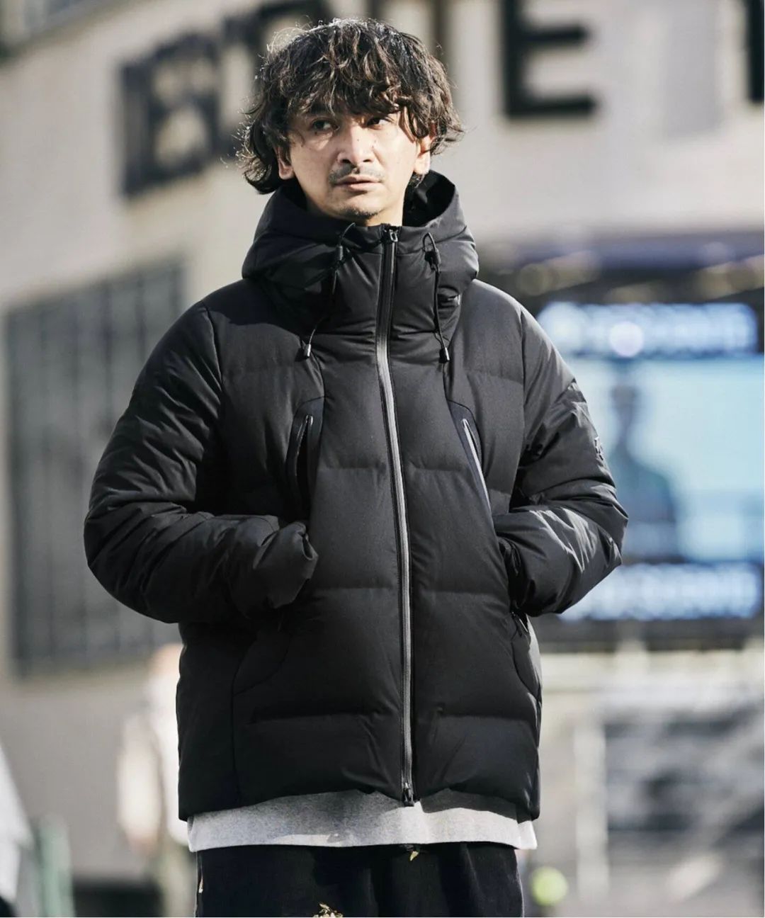 别再穿烂大街的风格,tnf羽绒服是什么档次的