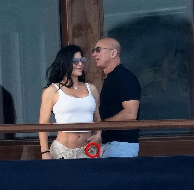 桑切斯和贝索斯的关系,桑切斯带给贝佐斯的情绪价值