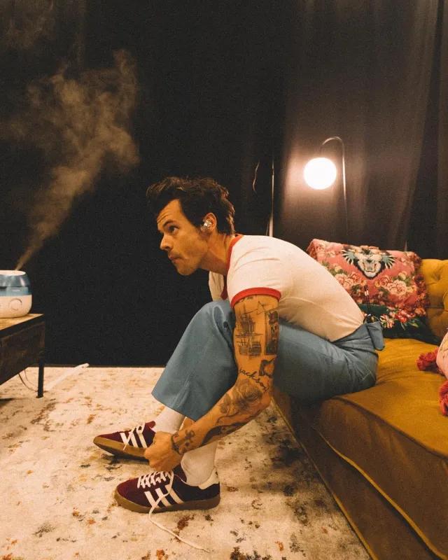 一穿就上瘾的时尚鞋,最新款的胶底鞋