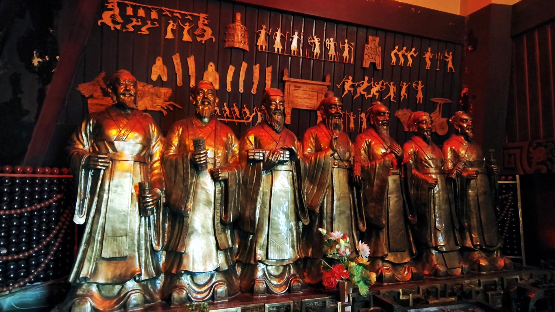 中国第一座门文化旅游景观展现中华民族历史渊源的华夏文明纪念碑