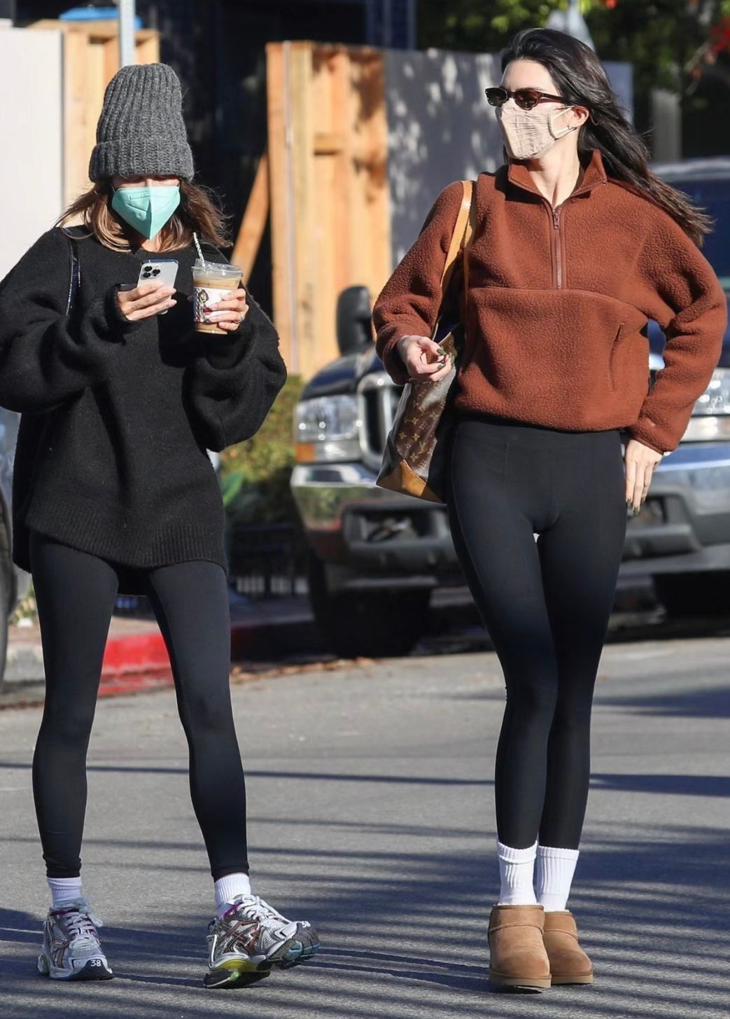 露脚踝out了露袜子才是新时髦,保暖又时髦的打底袜穿搭思路