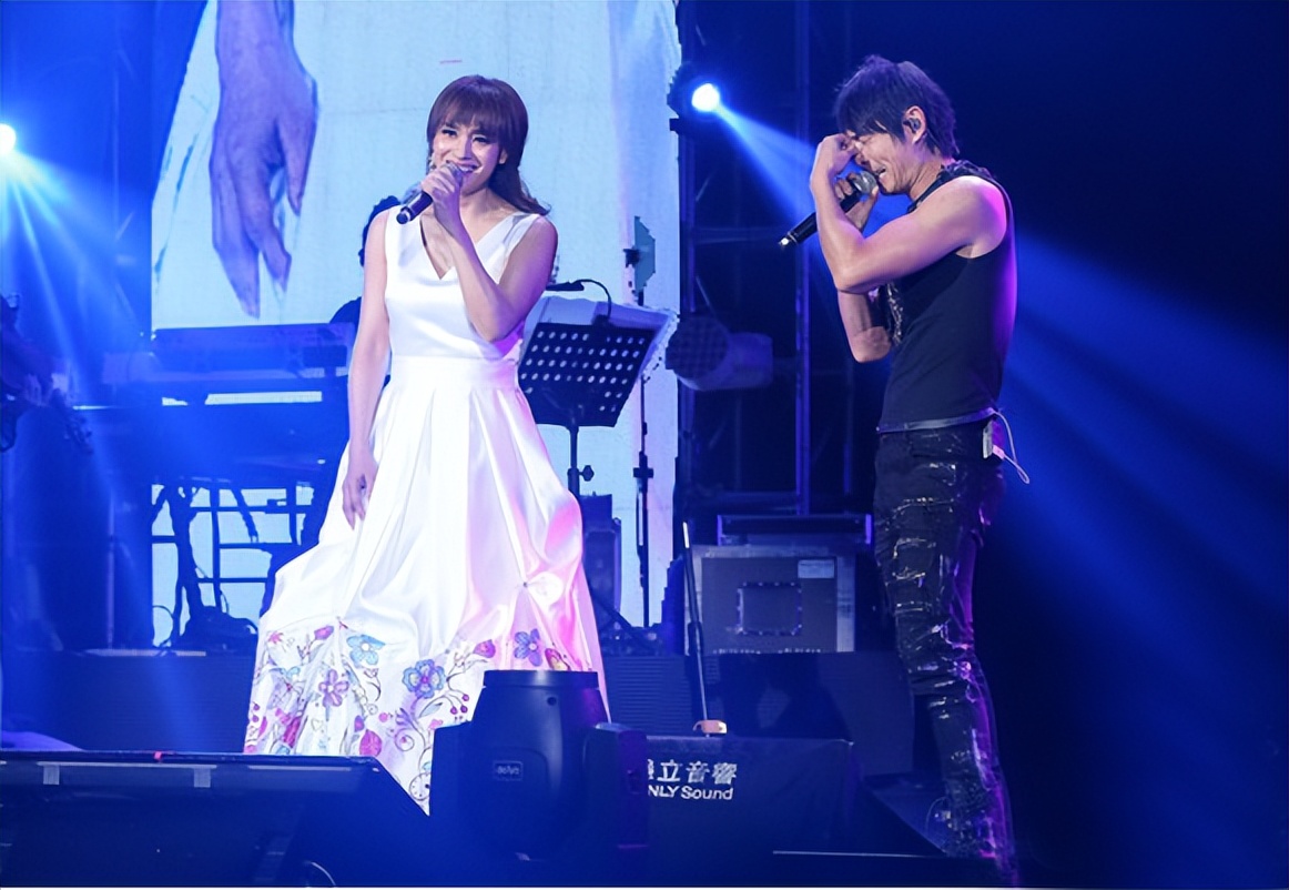 黄品源离婚后现状,黄品源为什么销声匿迹