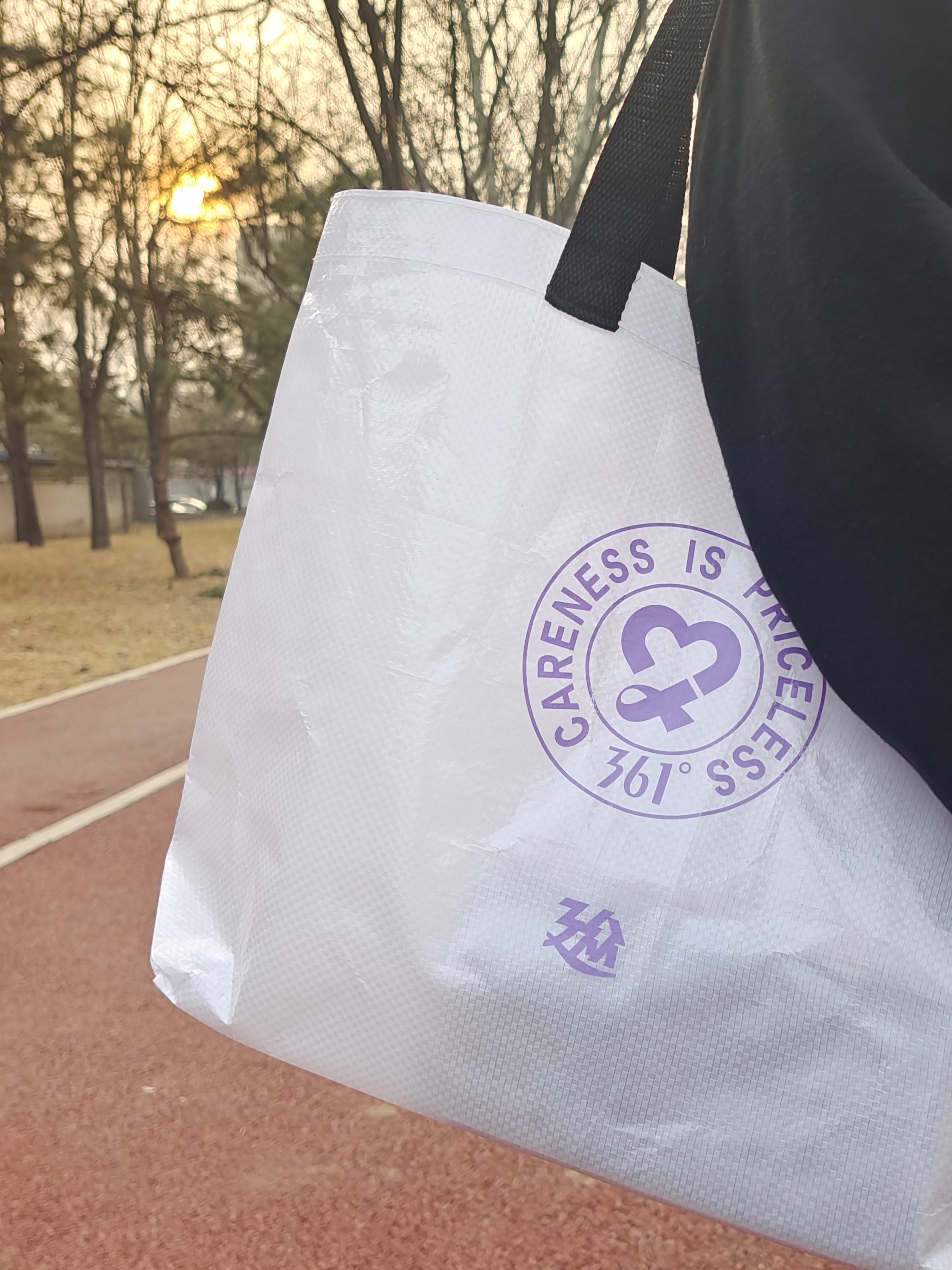 后卫也能穿的中帮鞋,后卫可以穿ag球鞋吗