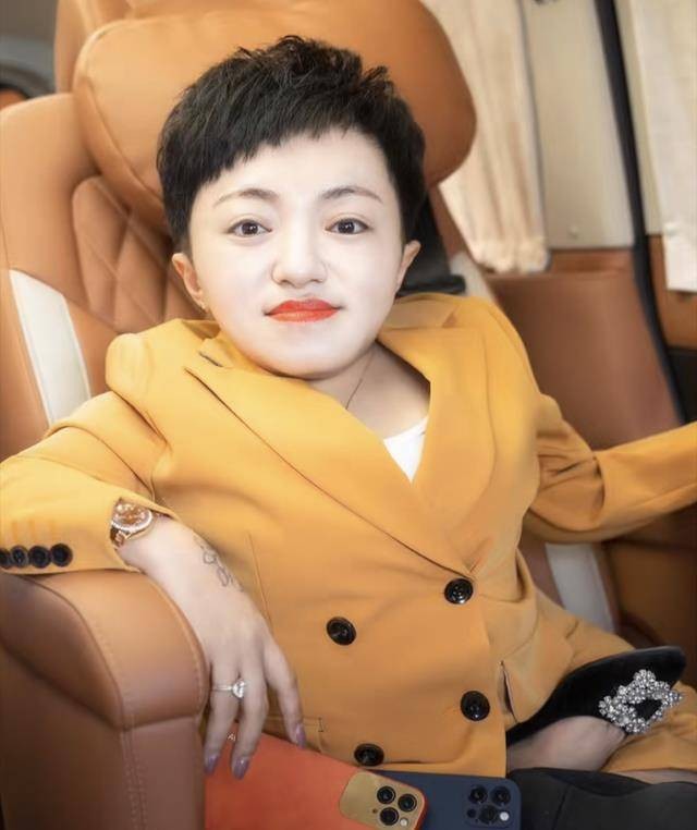 身价千万女总裁李喜梅的感情史,身价千万女总裁李喜梅的爱情故事