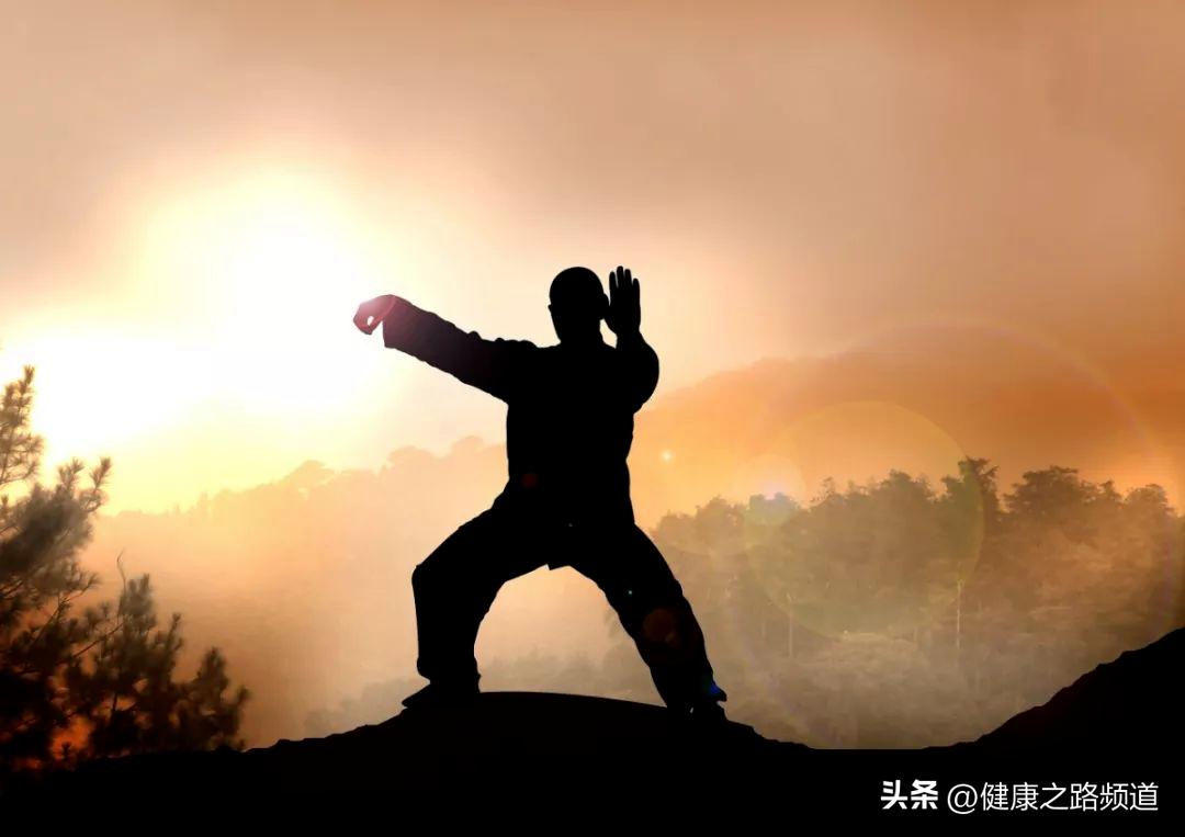 前半生拼命赚钱后半生花钱保命,前半生拼命挣钱后半生觉悟