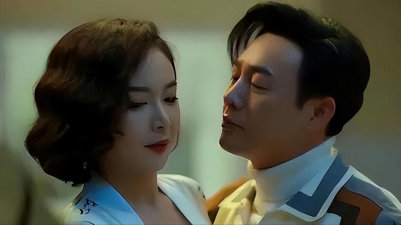 离家出走8年的堂妹突然联系我，一再强调不能把她信息透露给小叔