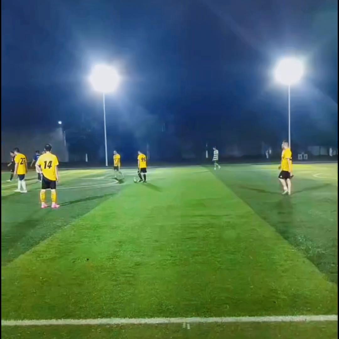 这才是足球真正的魅力和意义,中年男人的足球情怀