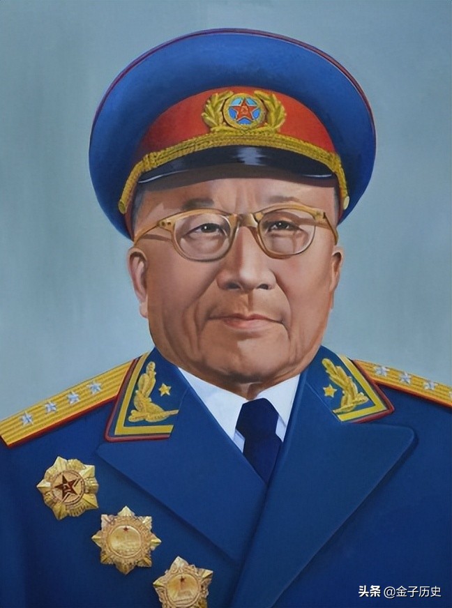 谁来当新四军参谋长？叶挺和项英提名4人，主席却选了另外一人