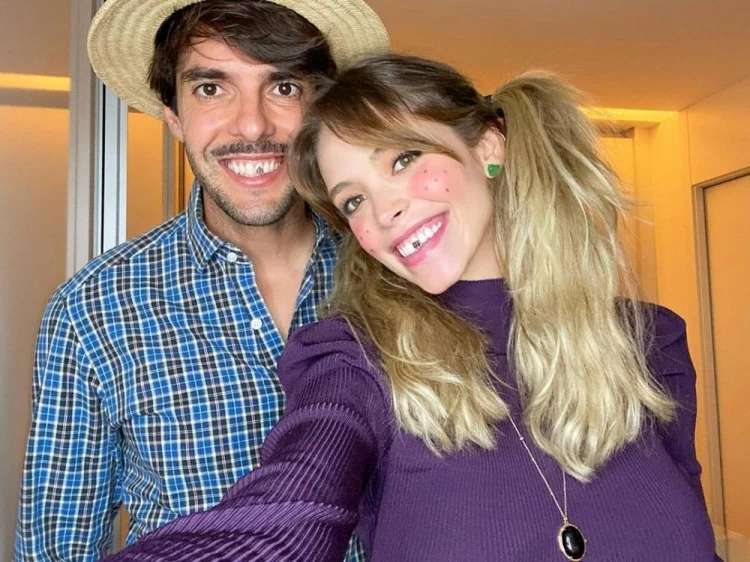 卡卡1995的前妻是谁,卡卡前妻卡洛琳个人资料