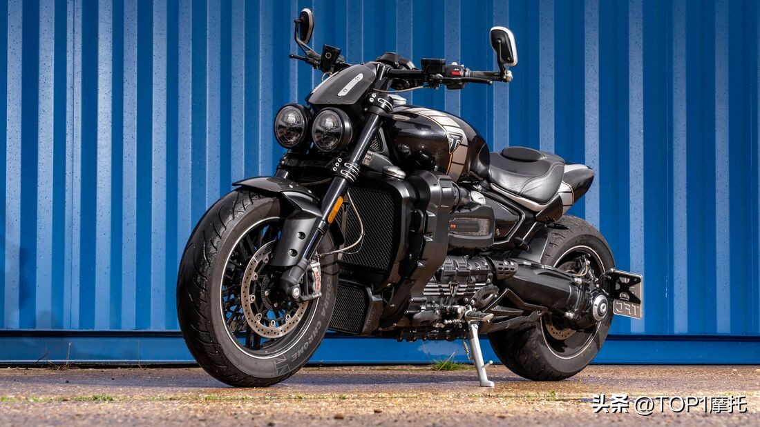 凯旋火箭3加装副油箱,凯旋火箭3排量那么大为啥跑不快