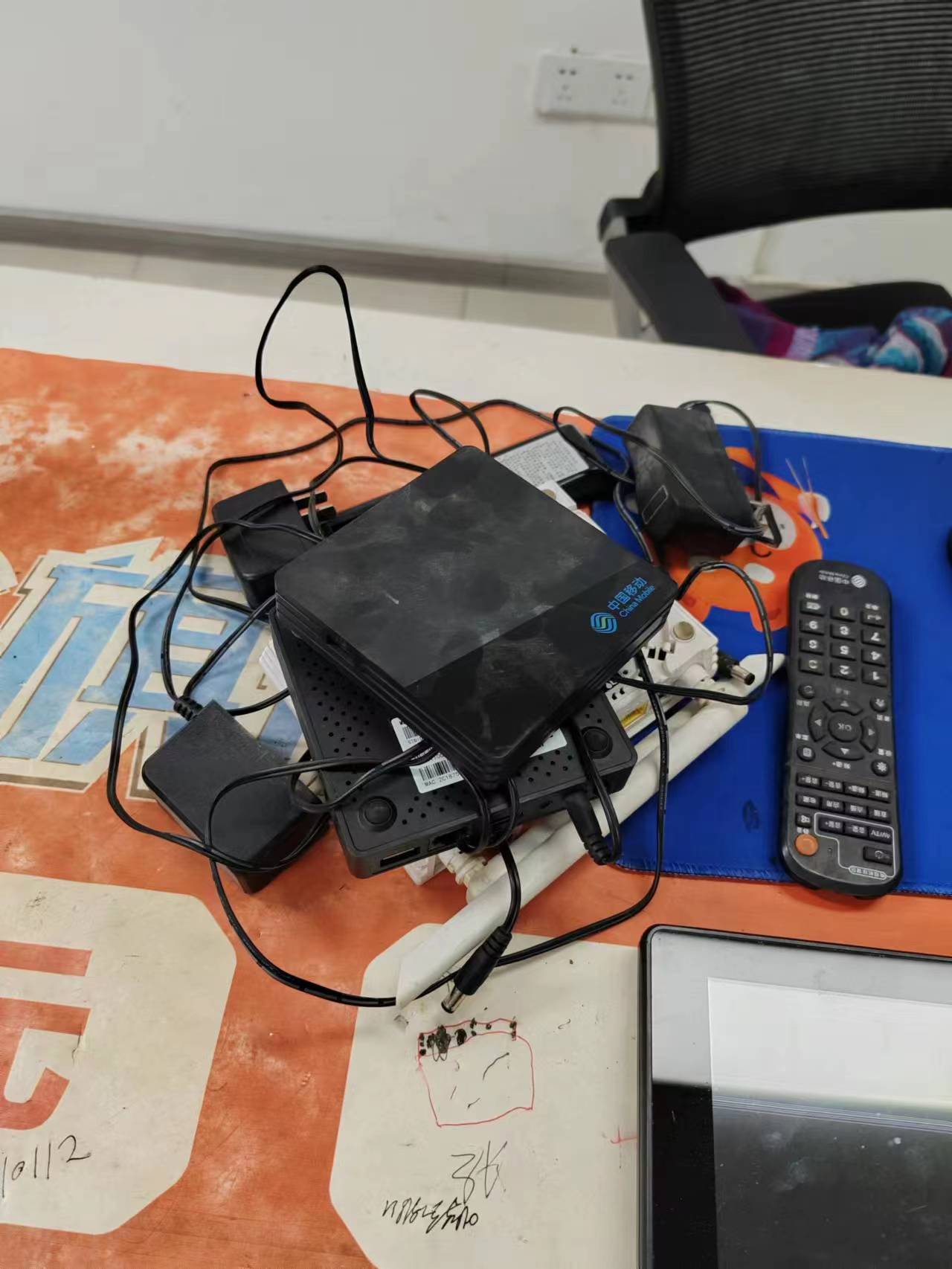 中国移动重庆万盛营业厅取消宽带、机顶盒业务一个月了还办不完？