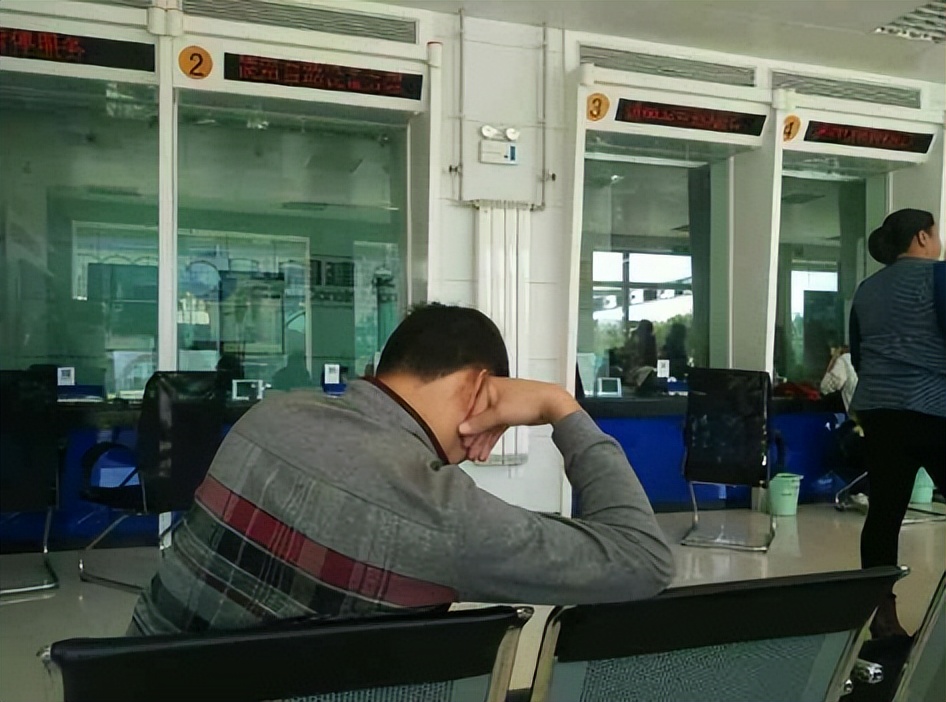 还房贷的卡被冻结了能投诉银行吗,法院房贷卡冻结怎么还款