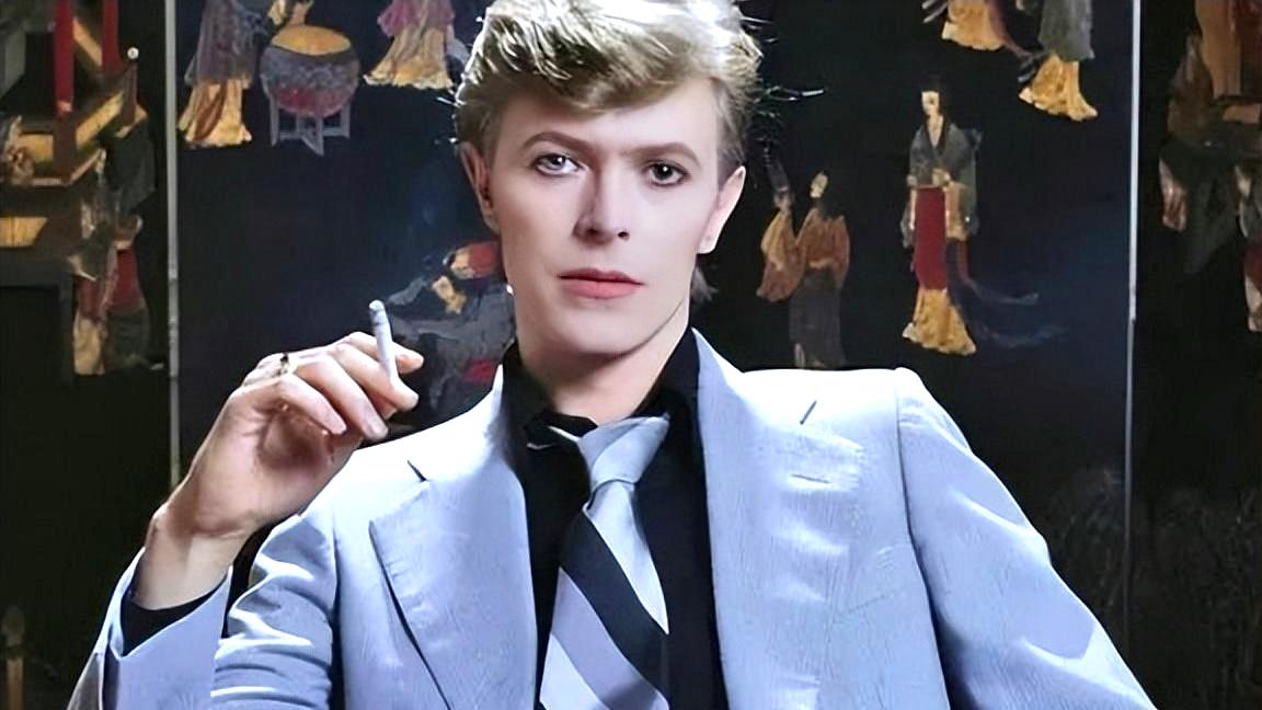 大卫鲍伊妆容,大卫·鲍伊年轻照片