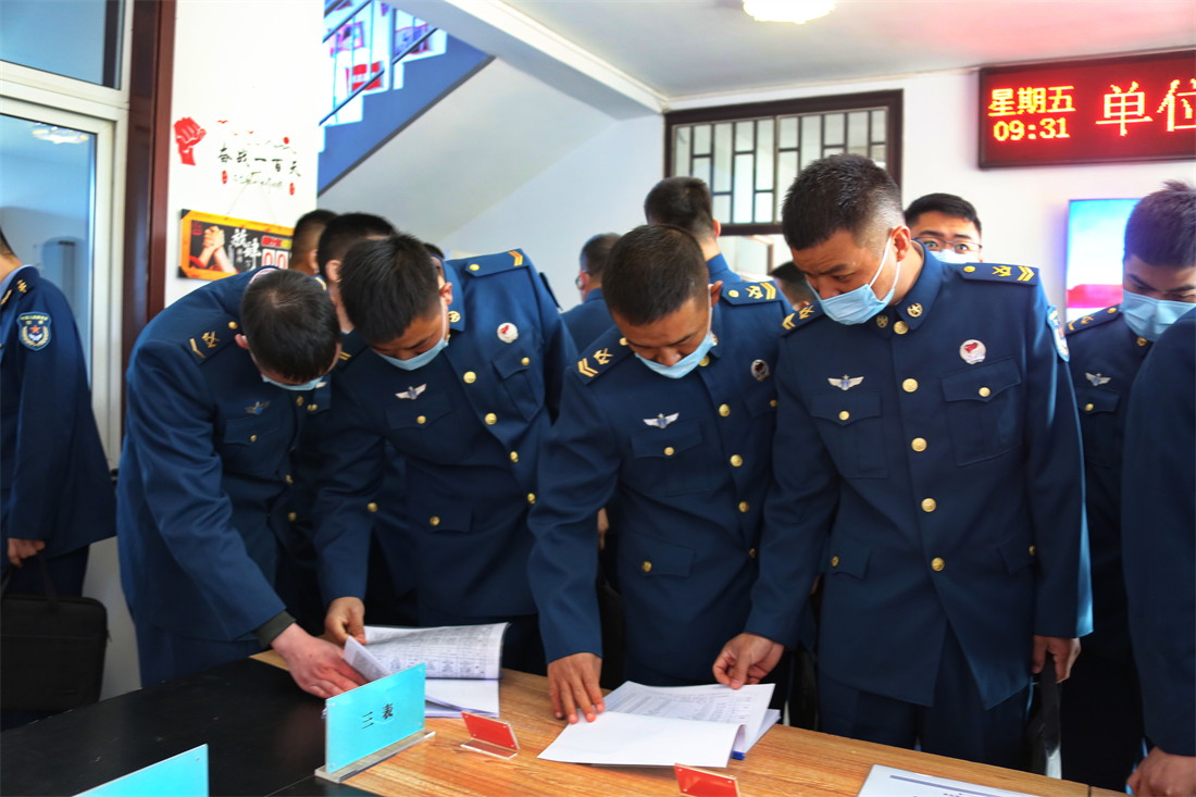 精于业诚于心勤于行,精于心专于业