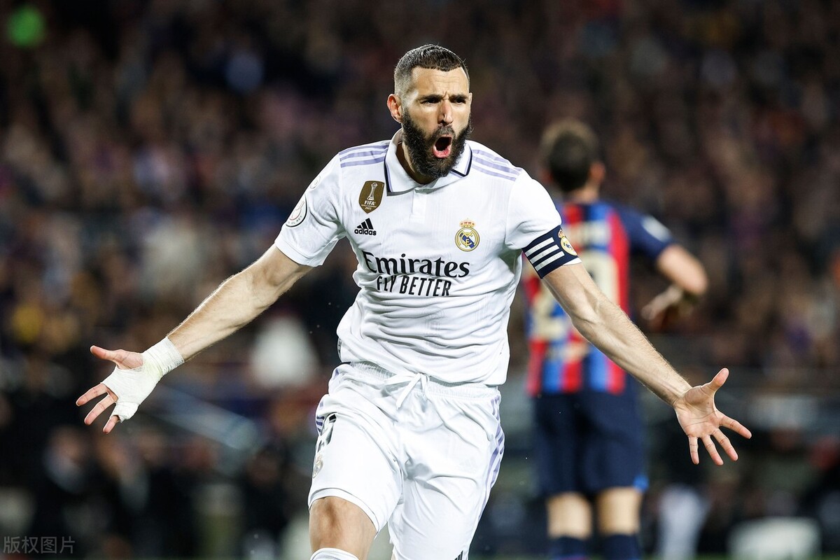 法国现役足球本泽马,当今足坛十大前锋本泽马霸榜