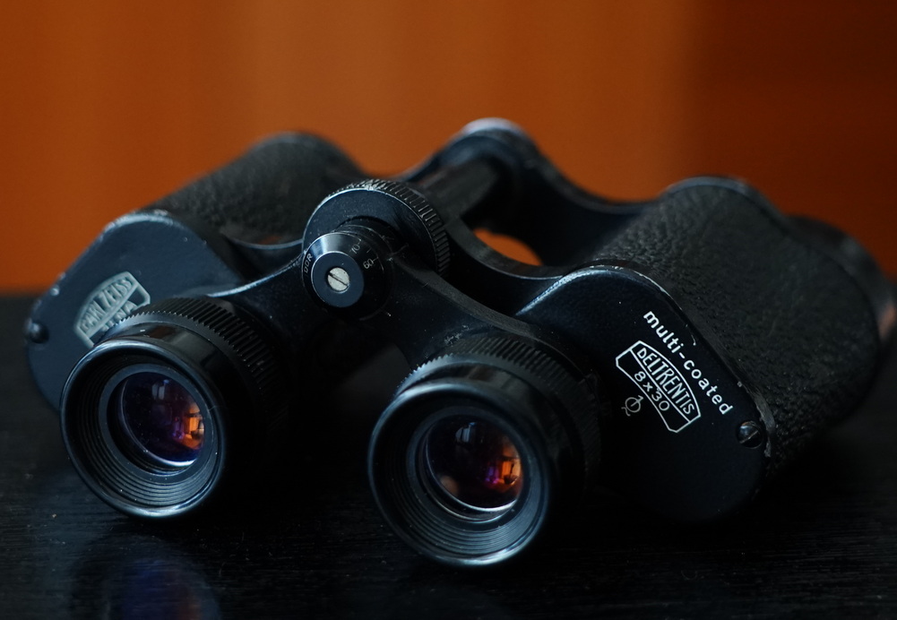 收藏了30年的望远镜,二战时期的军用高倍望远镜