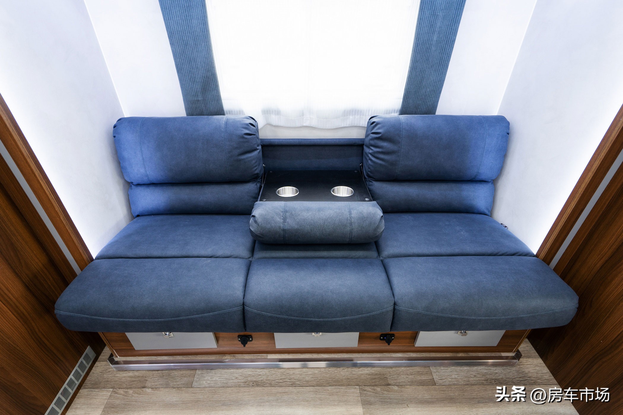 赛德卡700p房车是哪个品牌,最新款五十铃轻卡升顶带拓展房车