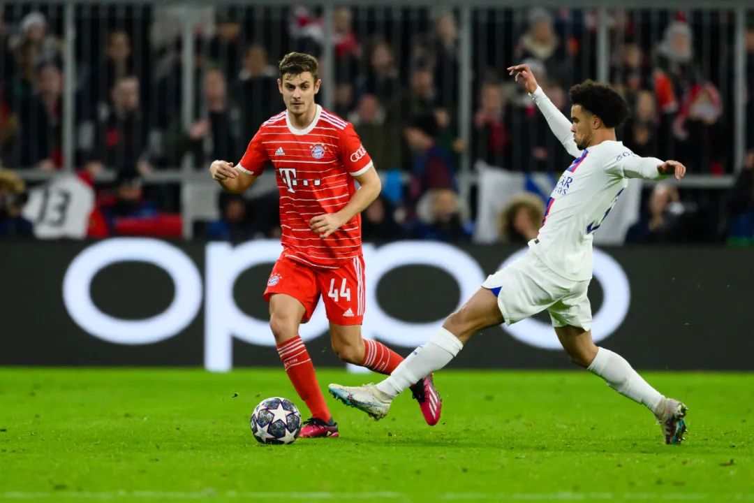 为足球梦而奋斗,为ac米兰踢球是我的梦想