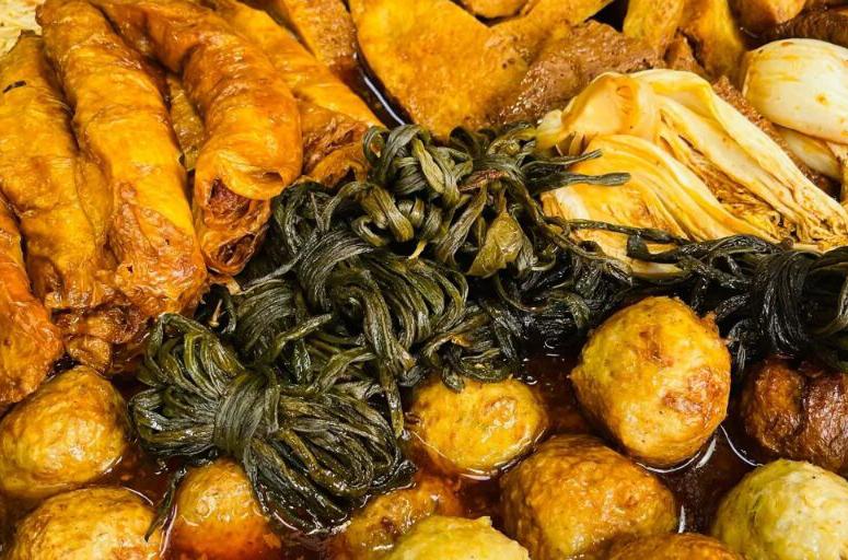 菏泽不起眼的小板面店，老板会单手开法拉利，分店开到了省会济南