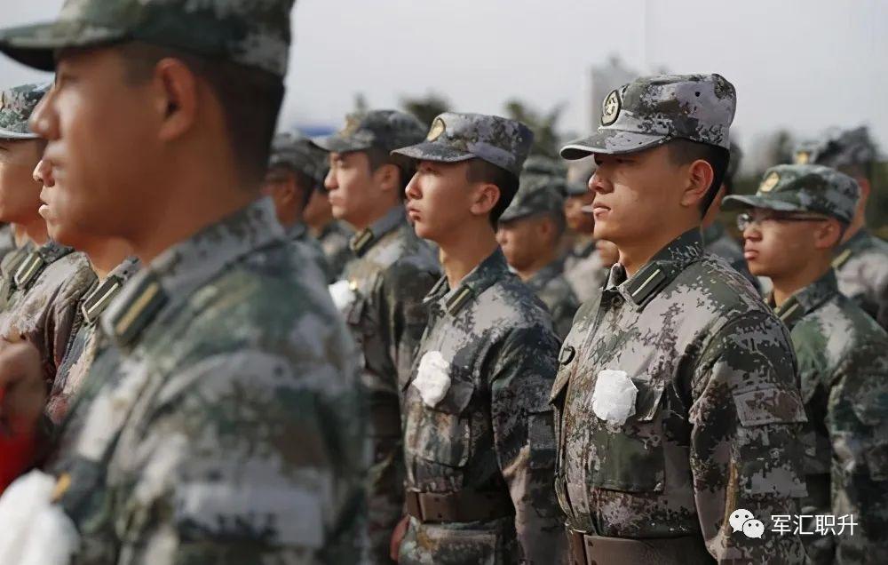 本科毕业入伍第二年可以转士官吗,二次入伍大学生士兵转改士官规定