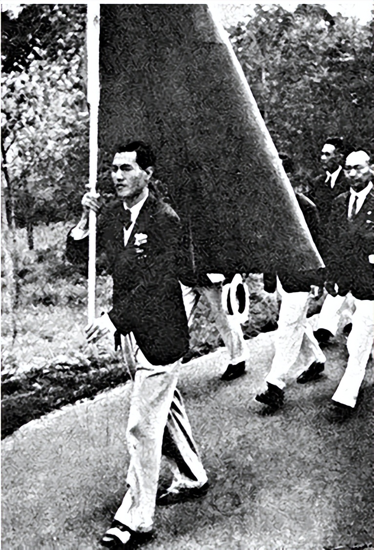 因为他们富有中国特色英语,中国足球也曾让我们热血沸腾