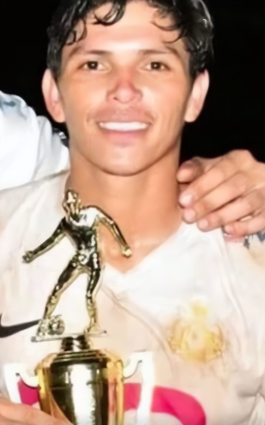 29岁足球运动员被鳄鱼咬死,被鳄鱼咬死的足球运动员