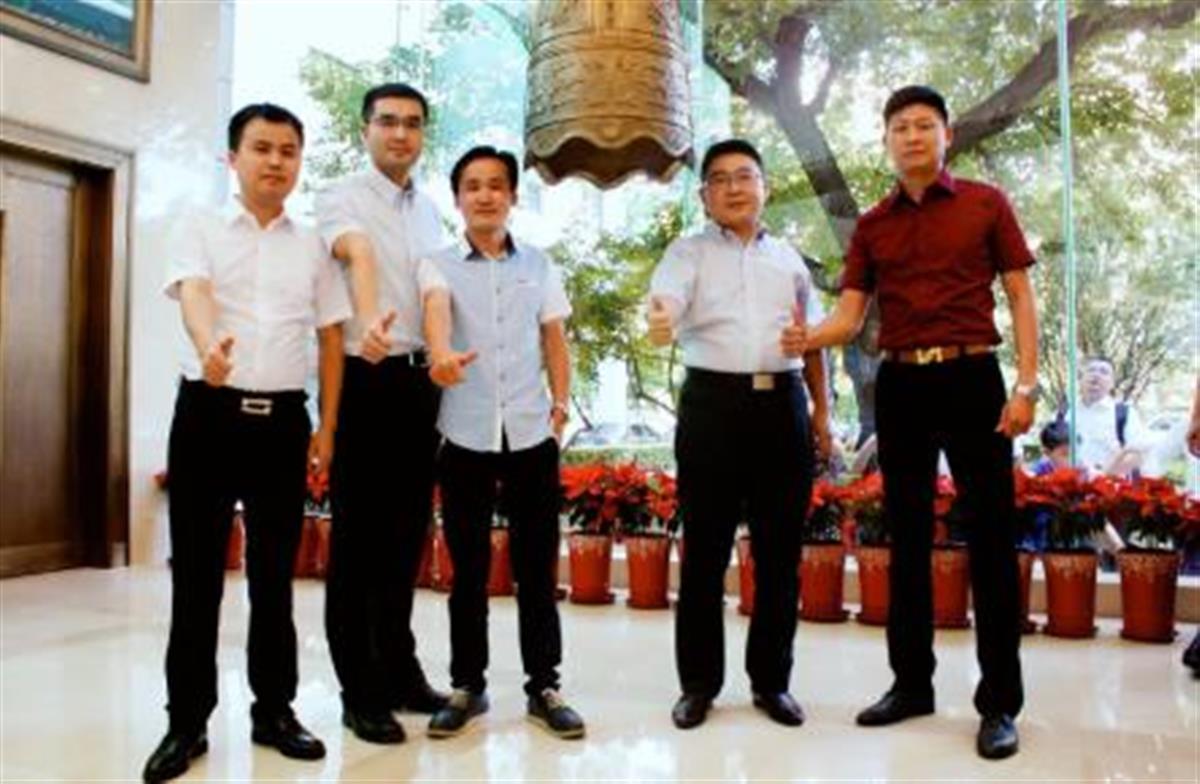 年薪41万董秘自掏4亿股份,董秘年薪41万自掏4亿买公司的股票