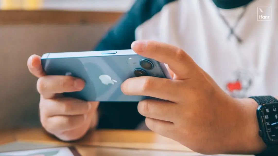 iphone14体验对比iphone14pro,iphone14体验视频