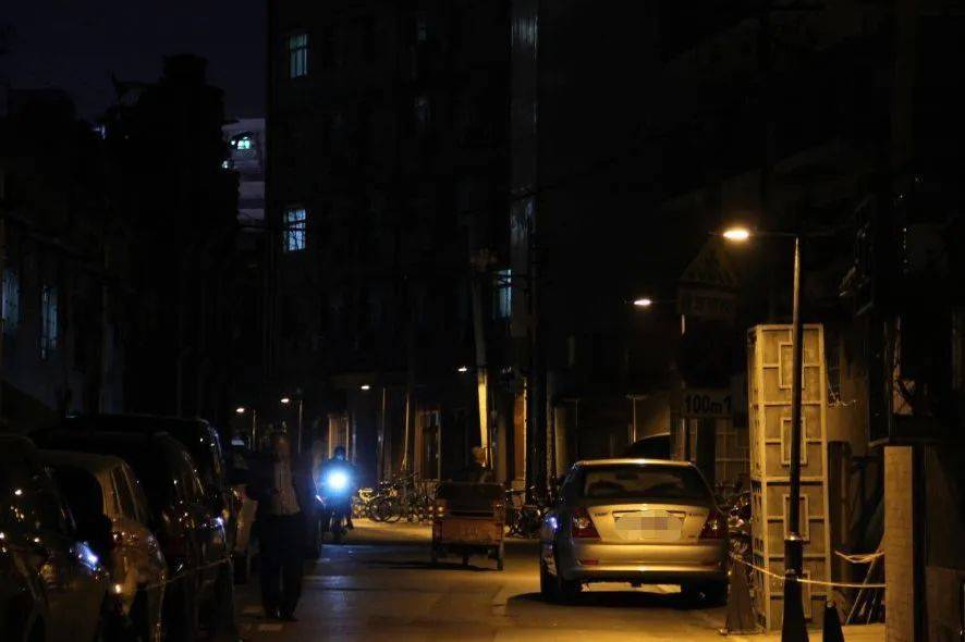 午夜北平：民国版罪恶之城，日据后*品毒**泛滥，白俄男女的欢舞场