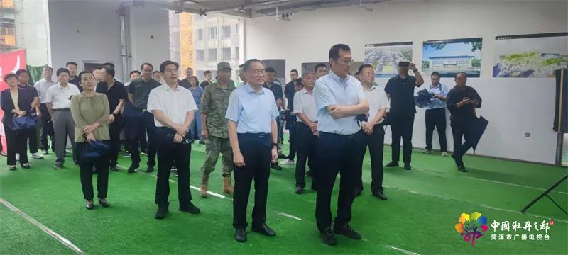 主要领导实地考察项目建设,县委书记带队观摩项目建设