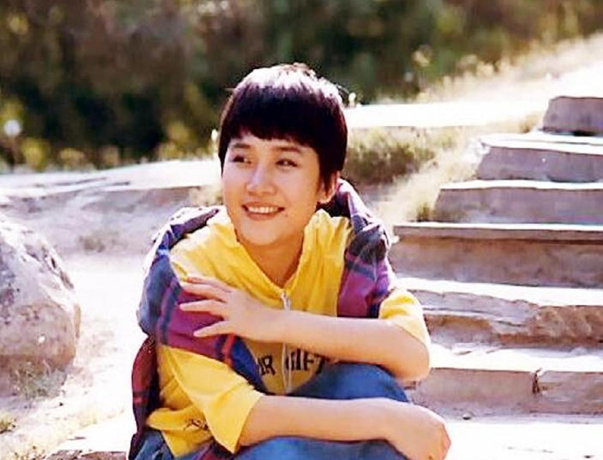 歌手李娜为什么要晚年出家,歌手李娜年轻时候的视频