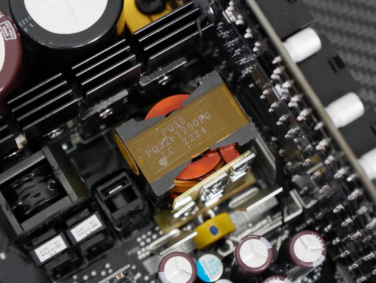 白色电源850w全模组atx3.0质保10年,10年质保atx电源