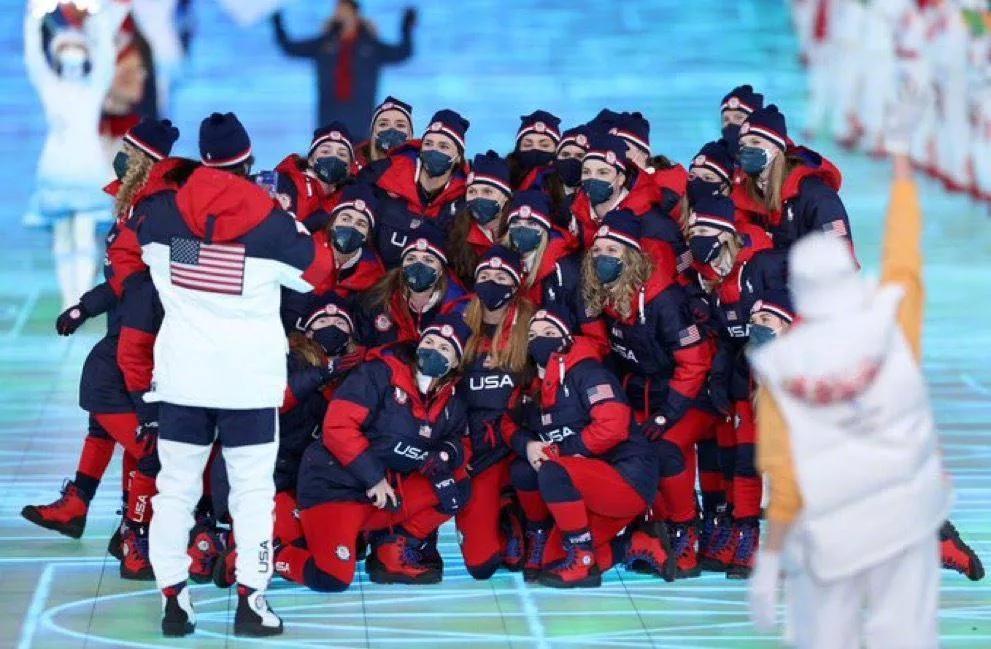 冬奥会开幕式各个国家的队服,匈牙利冬奥会开幕式队服